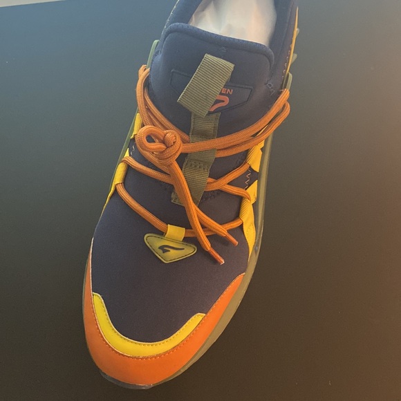 G Seven Footwear - Picture 4 of 5